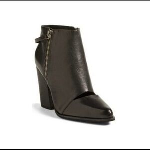 Joe’s Jeans black leather Avryl cut out‎ boots size 8.5